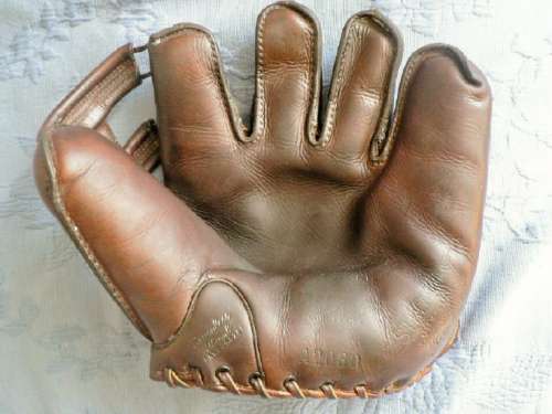 Wilson A2060 Outward Seams Front